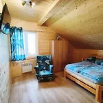 Kudowskie Chatynki Caloroczne Mini Zoo * Kudowa-Zdrój