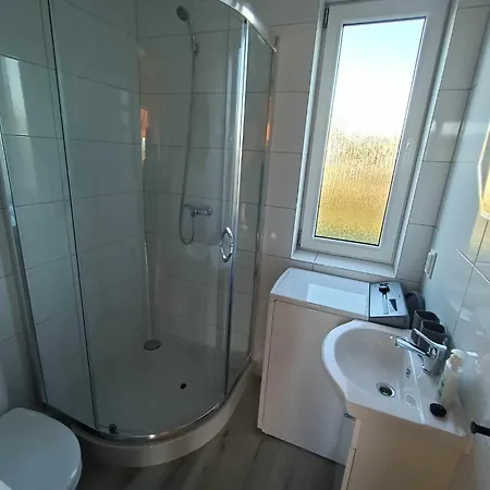 Kudowskie Chatynki Caloroczne Mini Zoo * كودوفا- زدروي