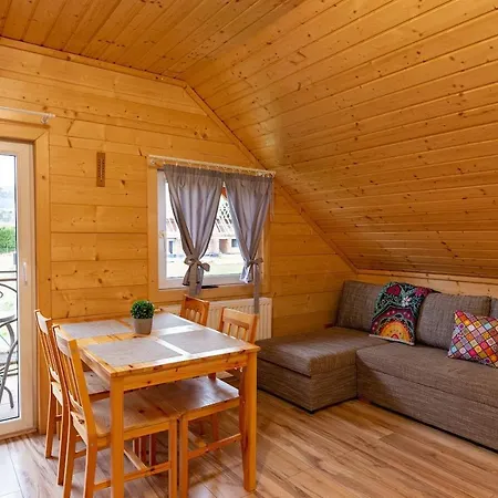 Kudowskie Chatynki Caloroczne Mini Zoo Apartment