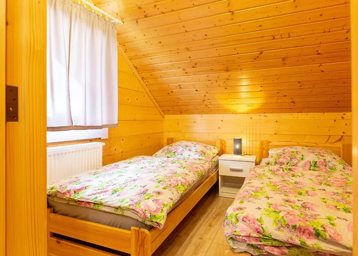 Kudowskie Chatynki Caloroczne Mini Zoo *