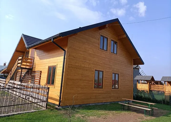 Kudowskie Chatynki Caloroczne Mini Zoo *