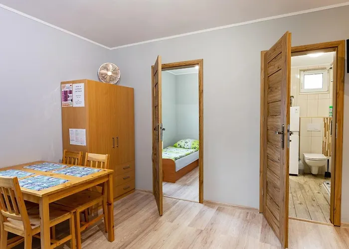 Kudowskie Chatynki Caloroczne Mini Zoo *