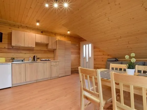 Kudowskie Chatynki Caloroczne Mini Zoo *